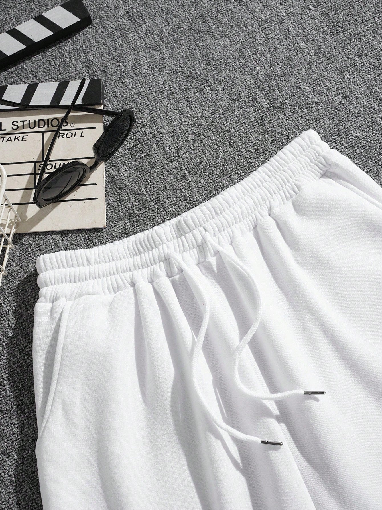 Men Letter Graphic Drawstring Waist Shorts