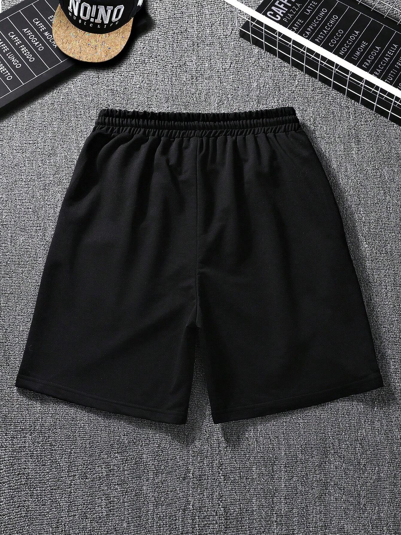 Men Cartoon & Letter Graphic Drawstring Waist Shorts